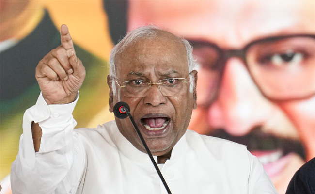 Kharge accuses PM Modi of terrorising political parties, people by misusing govt machinery